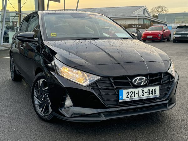 Hyundai i20 Hatchback, Petrol, 2022, Black
