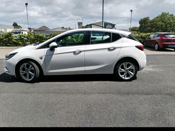 Opel Astra Hatchback, Diesel, 2016, White