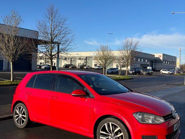 Volkswagen Golf Hatchback, Diesel, 2014, Red