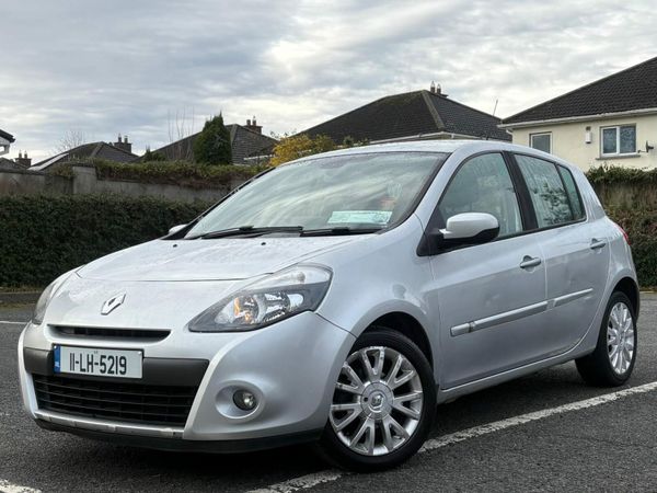 Renault Clio Hatchback, Petrol, 2011, Silver