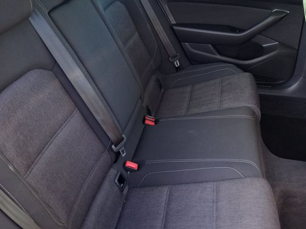 Volkswagen Passat Saloon, Diesel, 2016, Silver