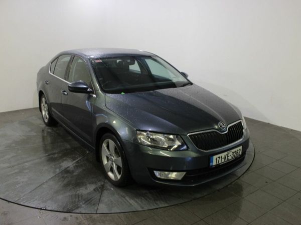 Skoda Octavia Saloon, Diesel, 2017, Grey