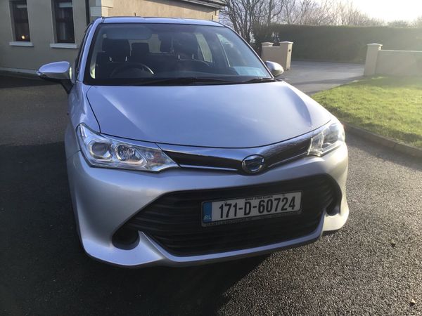 Toyota Corolla Estate, Petrol Hybrid, 2017, Silver