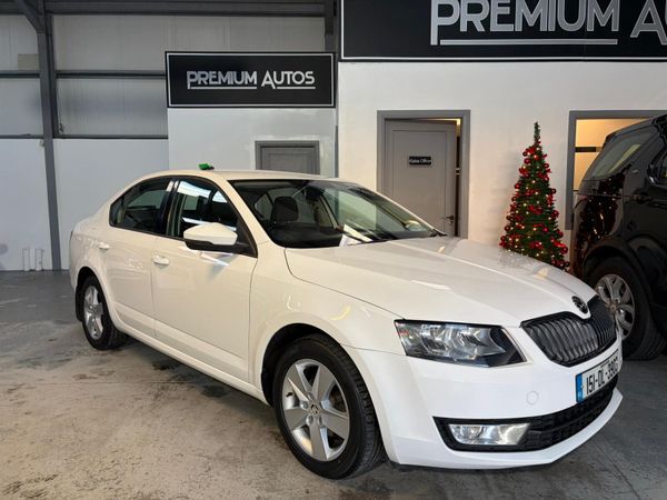 Skoda Octavia Hatchback, Diesel, 2015, White