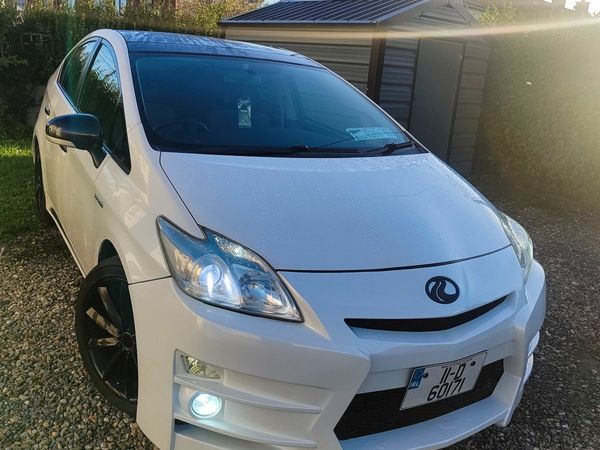 Toyota Prius Hatchback, Petrol Hybrid, 2011, White