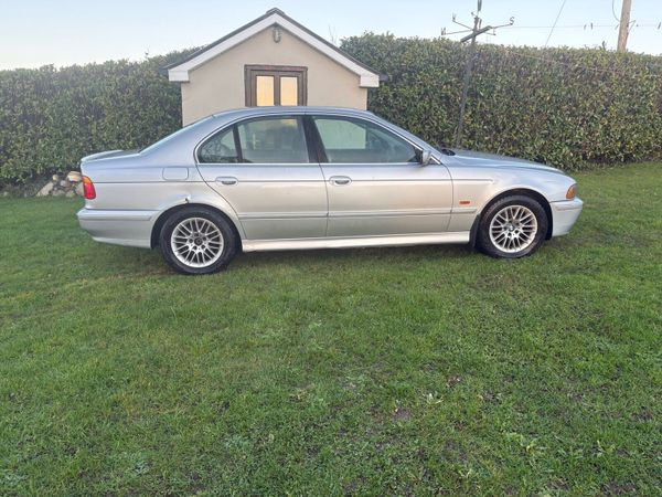 BMW 5-Series Saloon, Petrol, 2001, Silver