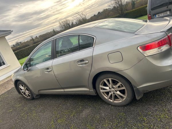 Toyota Avensis Saloon, Diesel, 2011, Grey