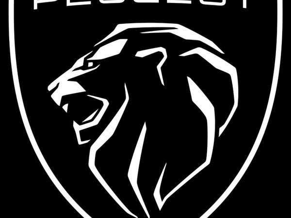 Peugeot 2008 MPV, Petrol, 2023, White