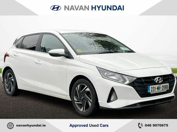 Hyundai i20 Hatchback, Petrol, 2023, White