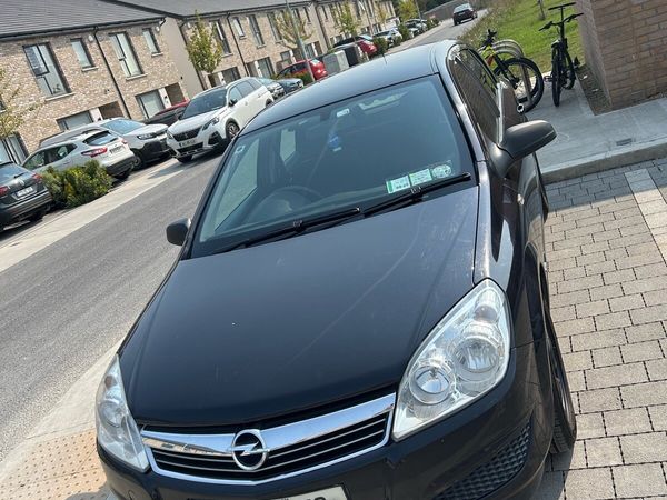 Opel Astra Hatchback, Petrol, 2007, Black