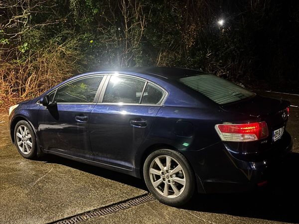 Toyota Avensis Saloon, Diesel, 2009, Blue