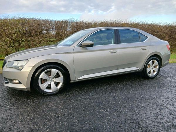 Skoda Superb Hatchback, Diesel, 2015, Beige