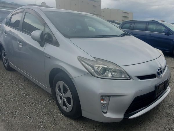 Toyota Prius Hatchback, Petrol Hybrid, 2015, Silver