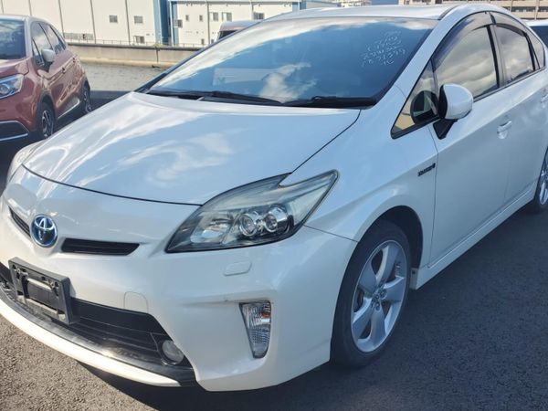 Toyota Prius Hatchback, Petrol Hybrid, 2014, White
