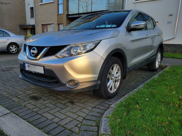 Nissan Qashqai Hatchback, Diesel, 2015, Silver