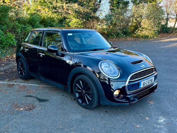 Mini Other Estate/Jeep, Diesel, 2016, Black