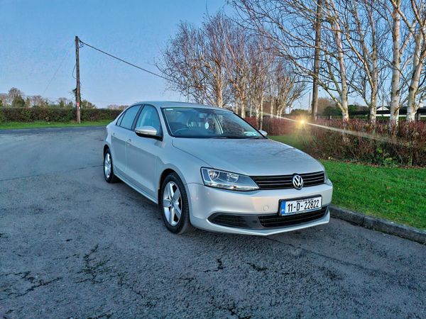 Volkswagen Jetta Saloon, Diesel, 2011, Silver