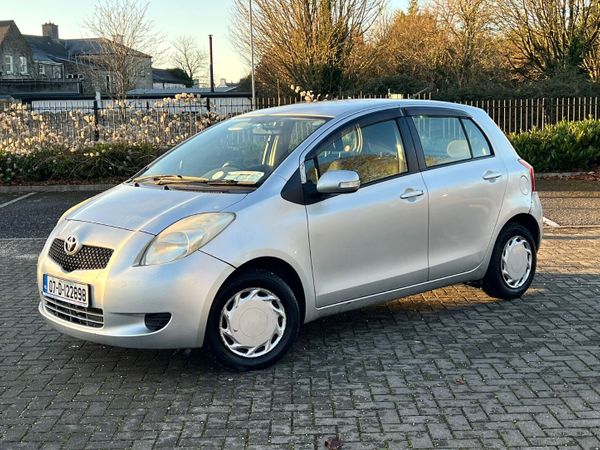 Toyota Yaris Hatchback, Petrol, 2007, Silver