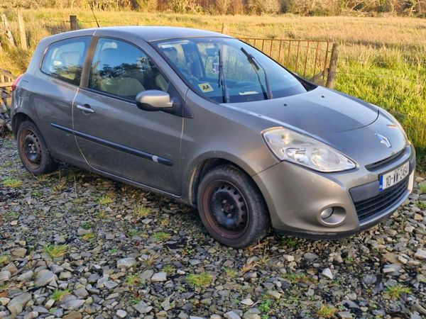 Renault Clio Hatchback, Ethanol Petrol, 2010, Gold