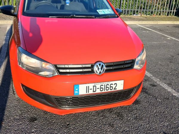 Volkswagen Polo Hatchback, Petrol, 2011, Red