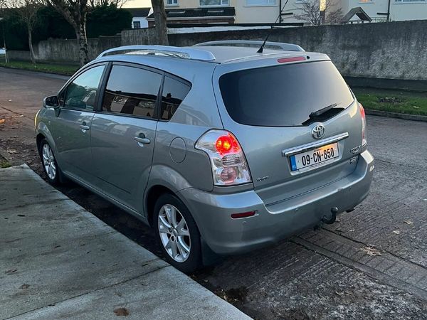 Toyota Corolla Estate/Jeep, Diesel, 2009, Grey