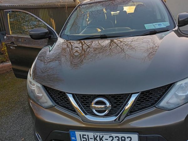Nissan Qashqai Hatchback, Diesel, 2015, Beige