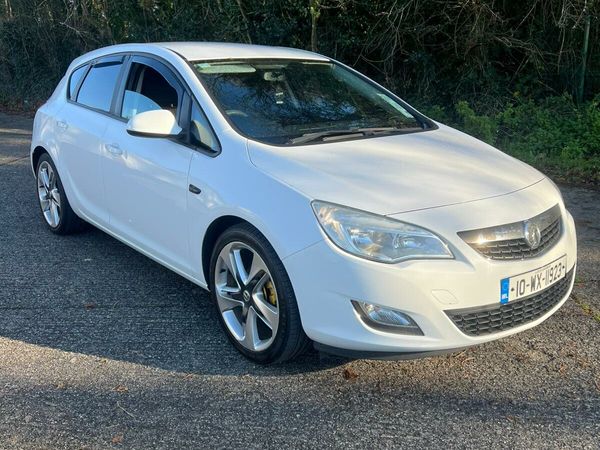 Vauxhall Astra Hatchback, Diesel, 2010, White