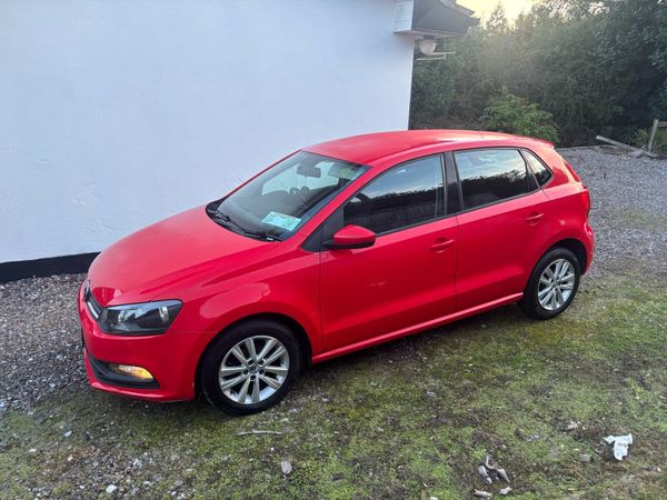 Volkswagen Polo Hatchback, Diesel, 2015, Red