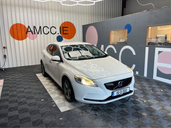 Volvo V40 Hatchback, Petrol, 2015, White