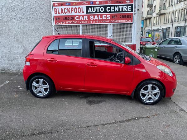 Toyota Yaris Hatchback, Petrol, 2011, Red