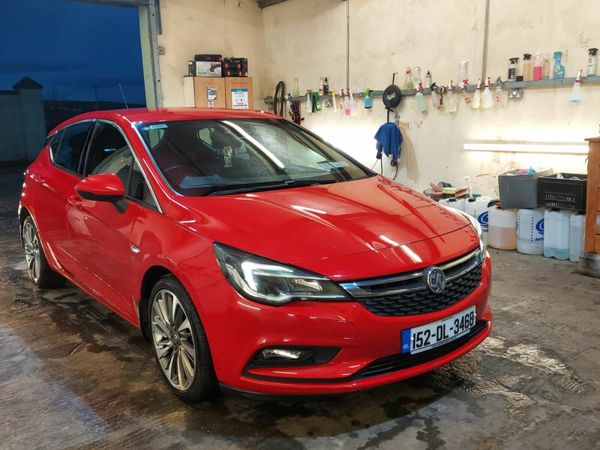 Vauxhall Astra Hatchback, Diesel, 2015, Red