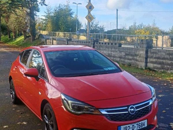 Opel Astra Hatchback, Diesel, 2019, Red