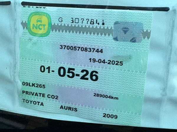 Toyota Auris Hatchback, Petrol, 2009, Silver