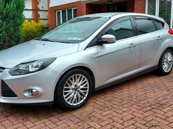 Ford Focus Hatchback, Petrol, 2012, Silver