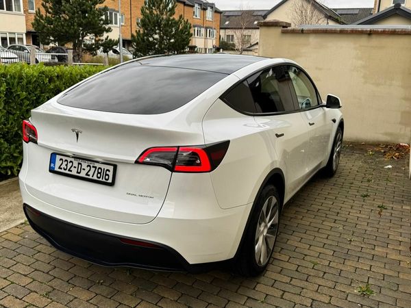 Tesla Model Y Hatchback, Electric, 2023, White