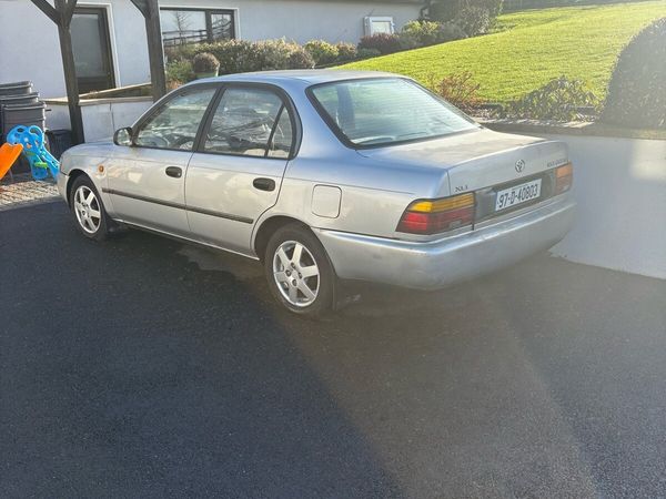 Toyota Corolla Saloon, Petrol, 1997, Grey