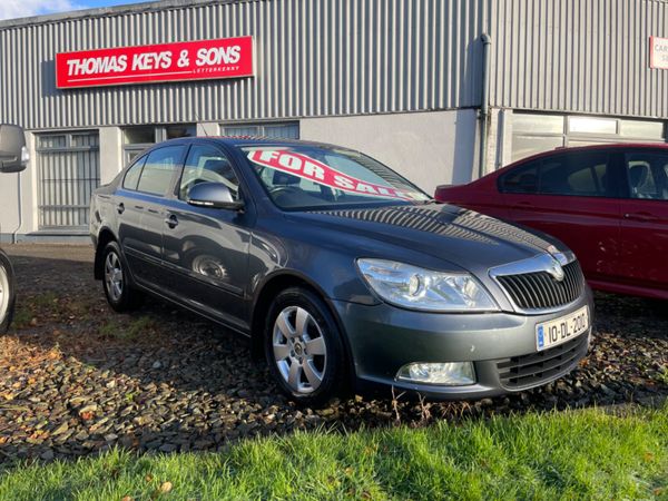 Skoda Octavia Hatchback, Diesel, 2010, Grey