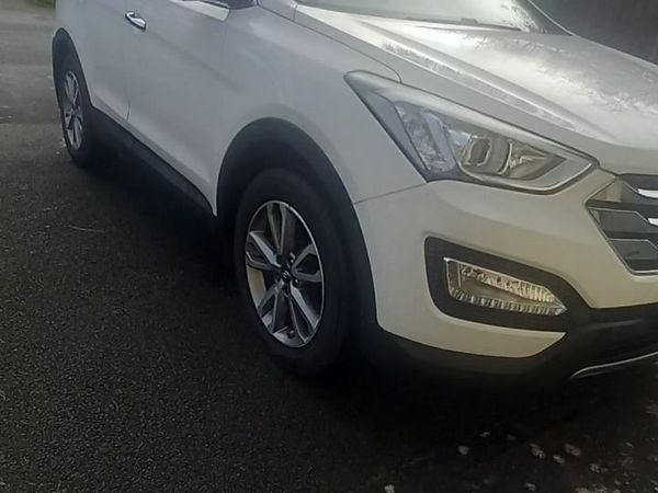 Hyundai Santa Fe SUV, Diesel, 2014, White