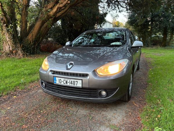 Renault Fluence Saloon, Diesel, 2010, Grey