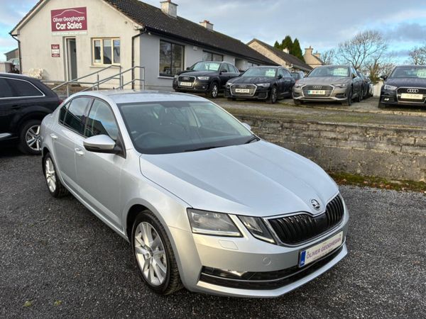 Skoda Octavia Hatchback, Diesel, 2019, Silver