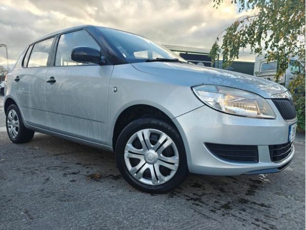Skoda Fabia Hatchback, Petrol, 2013, Silver