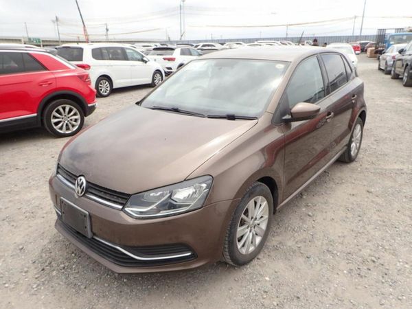 Volkswagen Polo Hatchback, Petrol, 2016, Brown