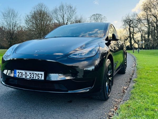 Tesla Model Y MPV, Electric, 2023, Black