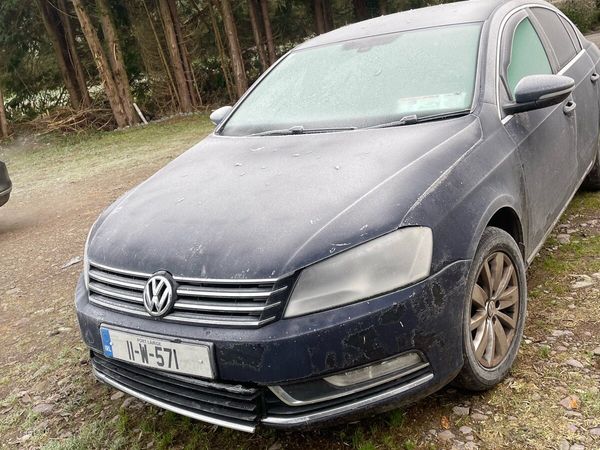 Volkswagen Passat Saloon, Diesel, 2011, Blue