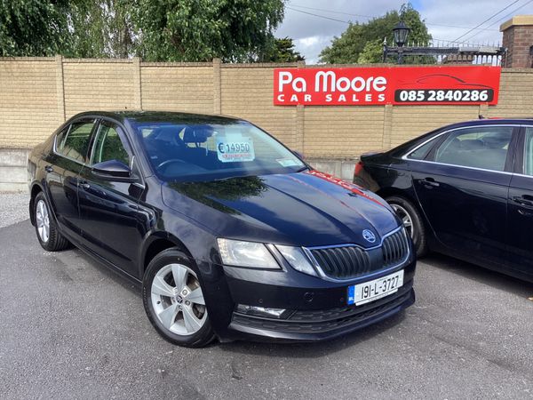 Skoda Octavia Hatchback, Diesel, 2019, Black