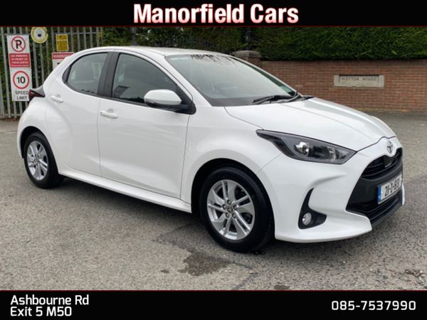 Toyota Yaris Hatchback, Petrol, 2021, White