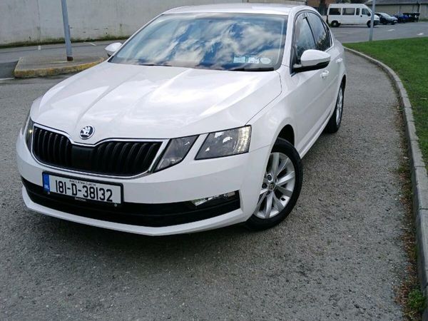Skoda Octavia Saloon, Diesel, 2018, White