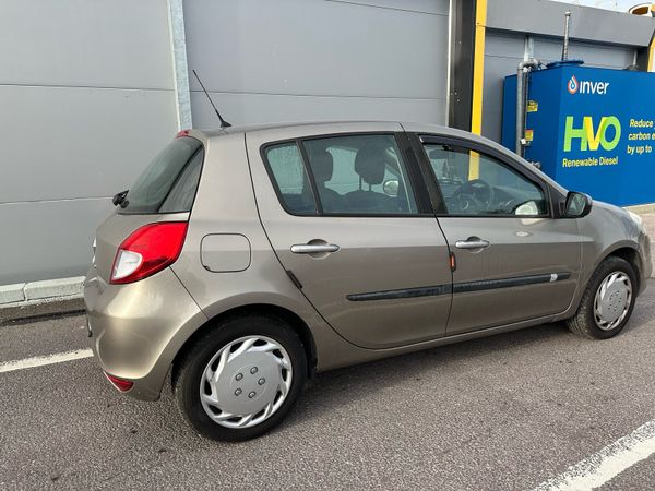 Renault Clio Hatchback, Diesel, 2010, Gold