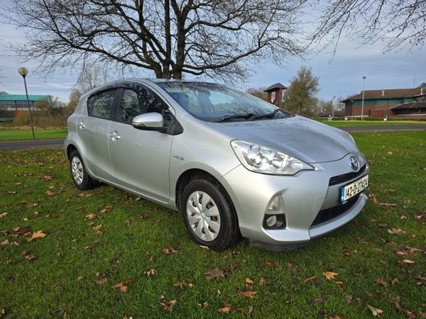 Toyota Aqua Hatchback, Petrol Hybrid, 2014, Silver