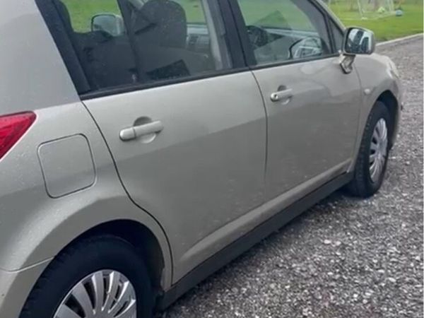 Nissan Tiida Hatchback, Petrol, 2007, Silver